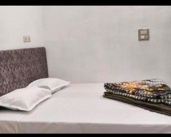 Mangalam Gold Guest House Varanasi Exteriör bild